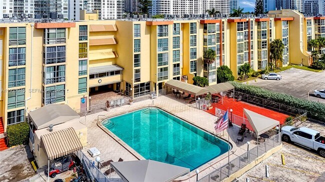 Building Photo - 210 172nd St