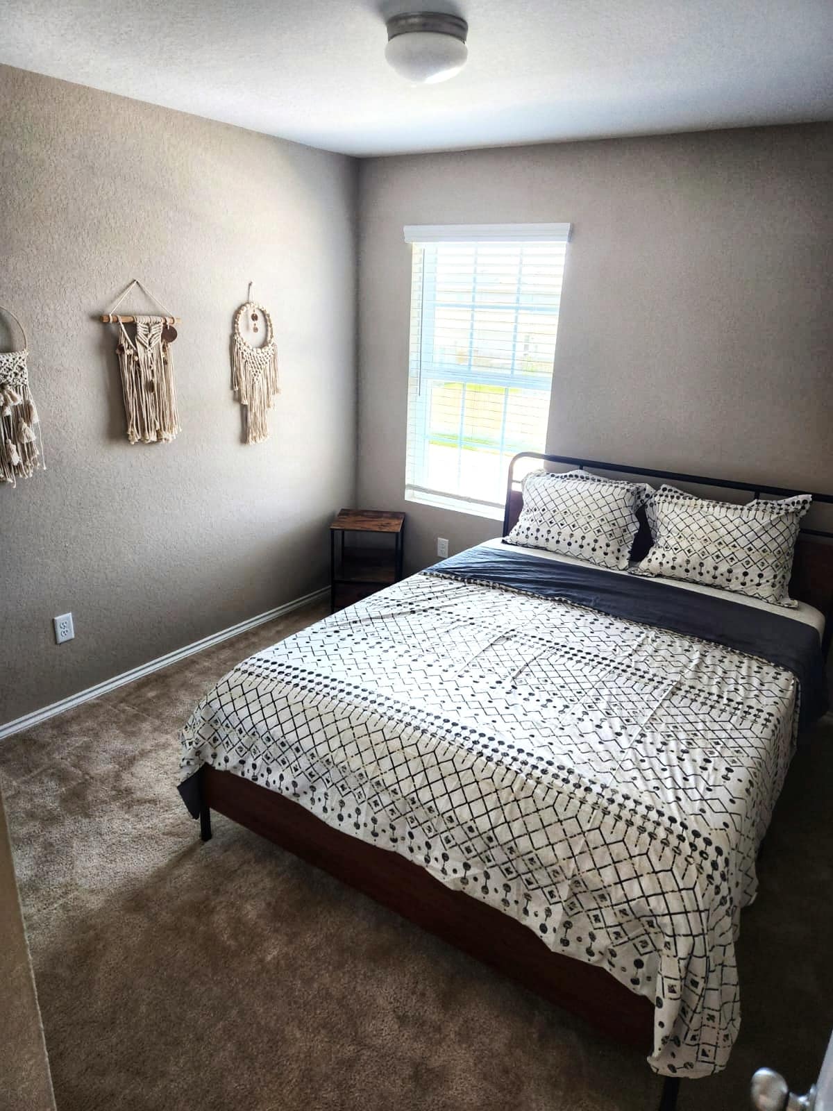 Building Photo - 9618 Silver Mist Way