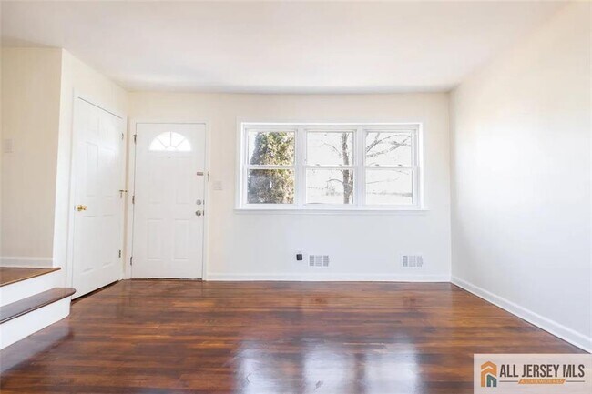 Building Photo - 234 Inza St