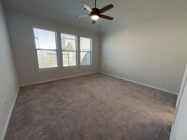 Building Photo - 3023 Tantara Dr