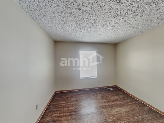 Building Photo - 6647 Hilmar Dr