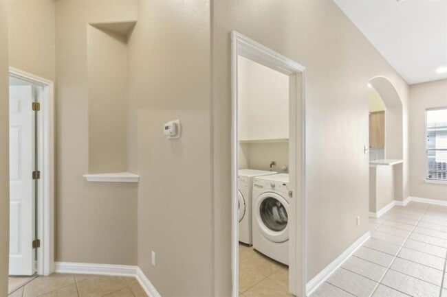 Building Photo - 10108 Channel Island Dr