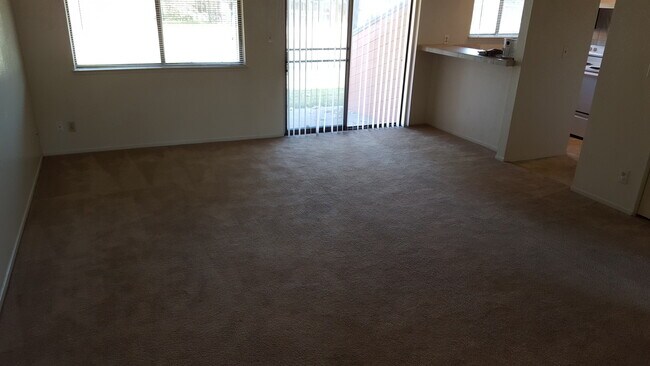 Building Photo - NEW LISTING - FRESH PAINT THROUGHOUT - 1 B...