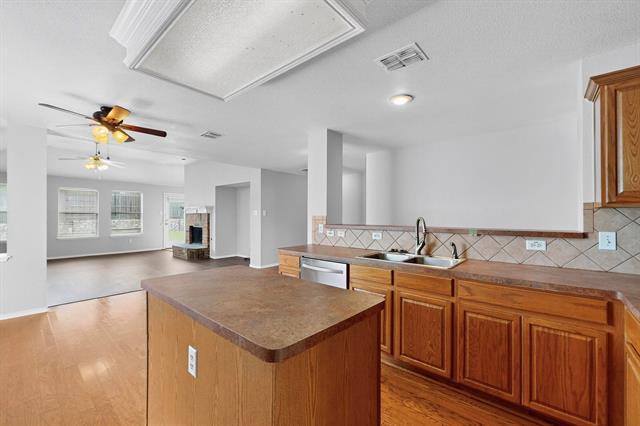 Building Photo - 1115 Buckingham Dr