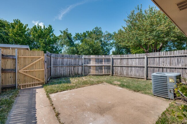 Building Photo - WANTED: Fresh & Newly Renovated Duplex • R...