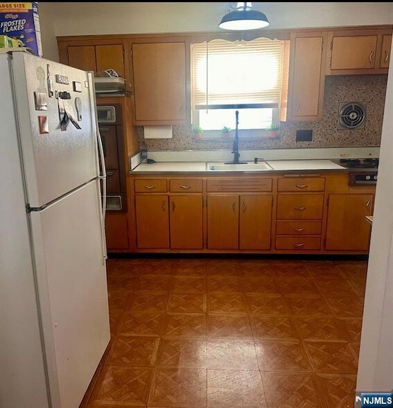 Building Photo - 239 Riverview Pl
