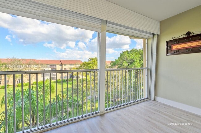 Building Photo - 1351 SW 125th Ave