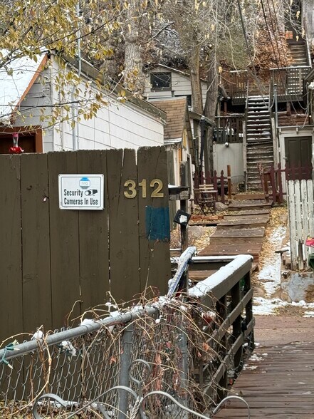 Building Photo - 312 Ruxton Ave