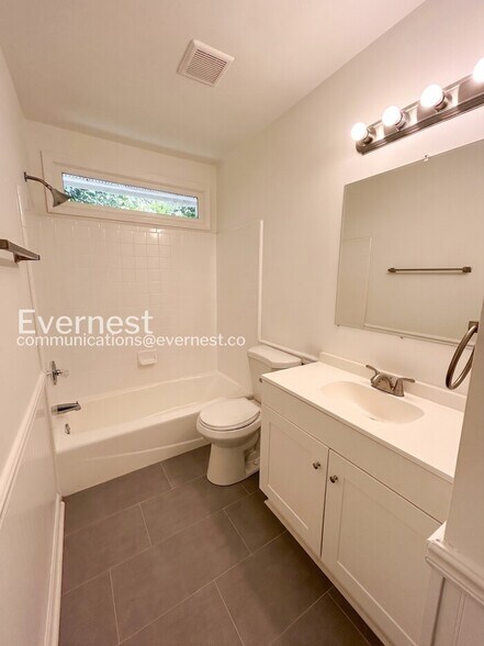 Building Photo - 3312 Northbrook Dr