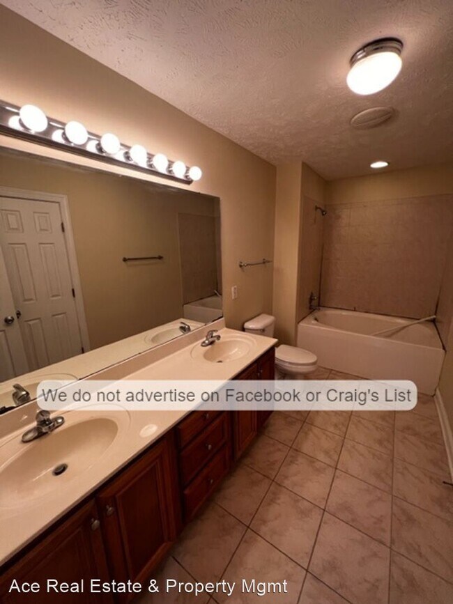Building Photo - 3 br, 2.5 bath House - 309 Willborough Avenue