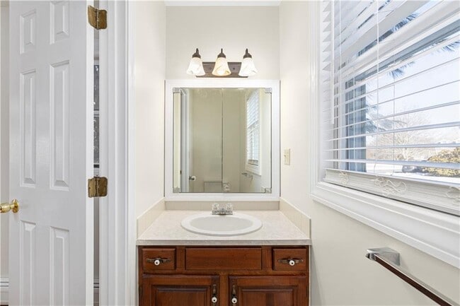 Building Photo - 18 Coggeshall Way