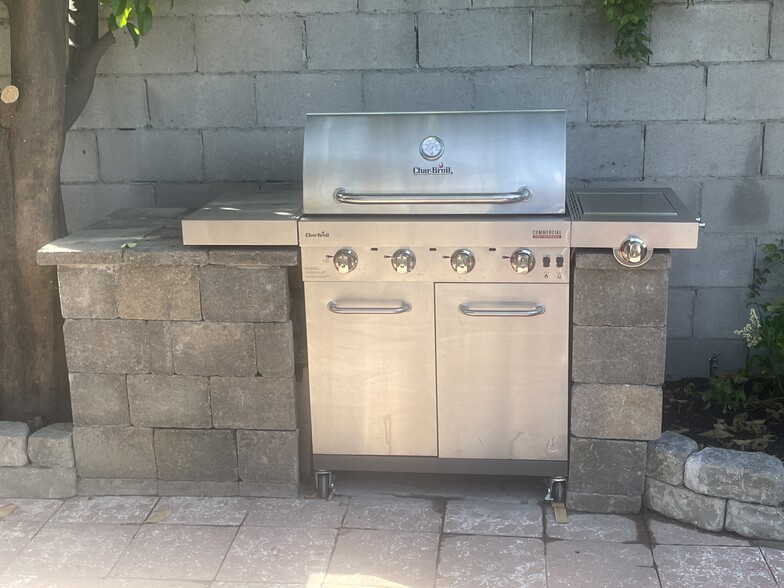 New BBQ - 3809 Brunswick Ave