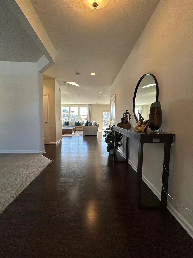 Building Photo - Awesome updated Plymouth home