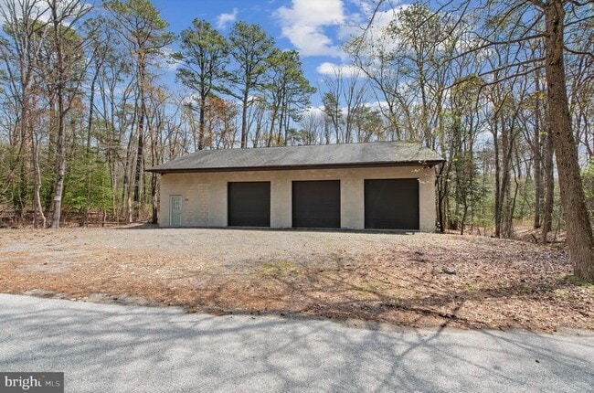 Building Photo - 301 Sturtons Ln