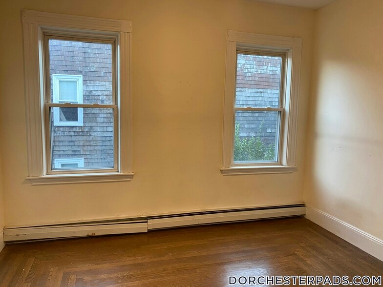 Building Photo - 106 Buttonwood St