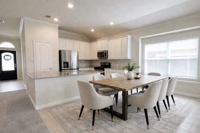 Building Photo - 30031 Willow Cove Ln