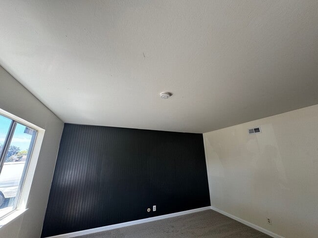 Building Photo - Remodeled 5 bedroom single level house - n...