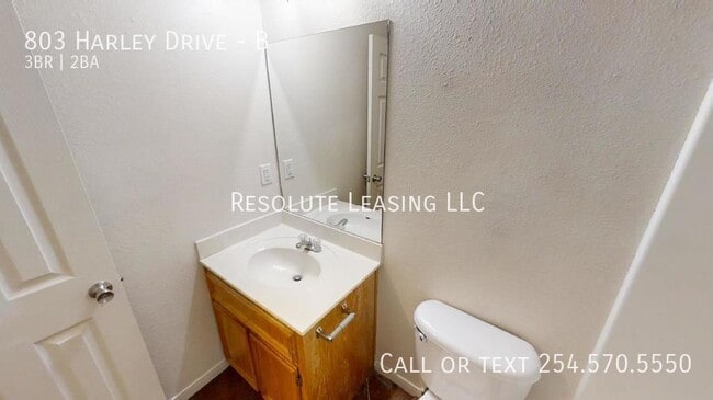 Building Photo - 803 Harley Dr