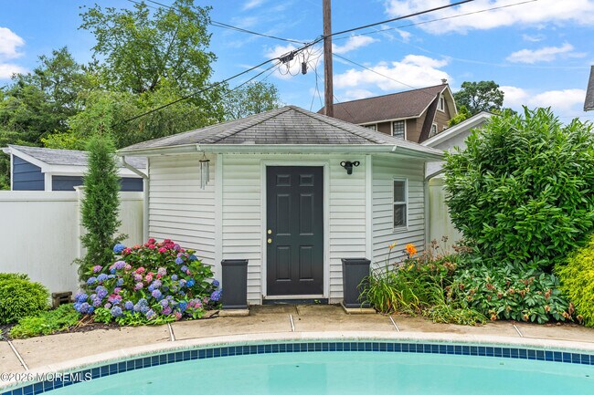 Building Photo - 608 Corlies Ave