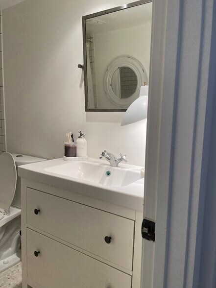 Building Photo - 134 Elysian Way NW