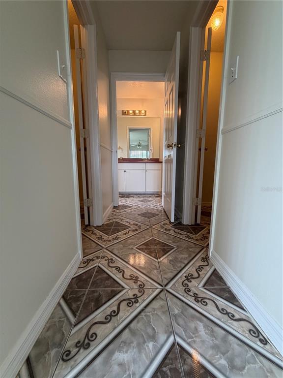 Building Photo - 922 Elm Forest Dr