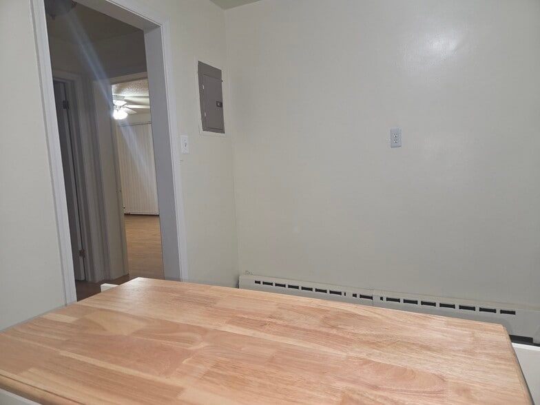 Building Photo - 625 Houston Ave