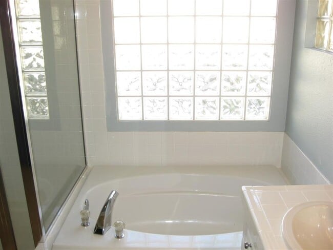 Building Photo - Beautiful and Highly Upgraded Seven Hills Home with Upgraded Pool