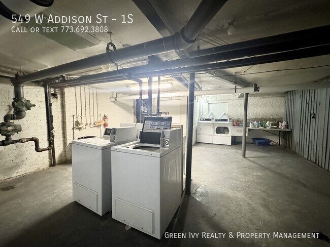 Building Photo - 549 W Addison St