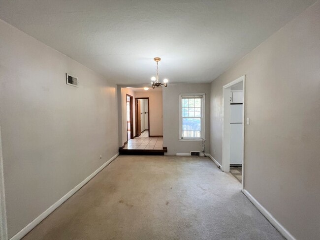 Building Photo - Convenient Living Near K-State & Aggieville!
