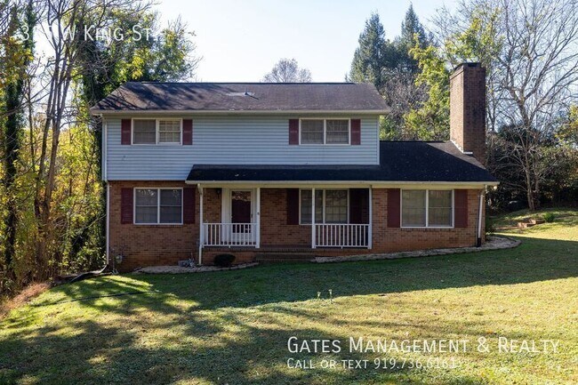 Primary Photo - 315 W King St