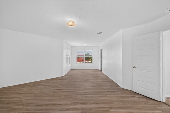 Building Photo - 6341 Bollard Dr