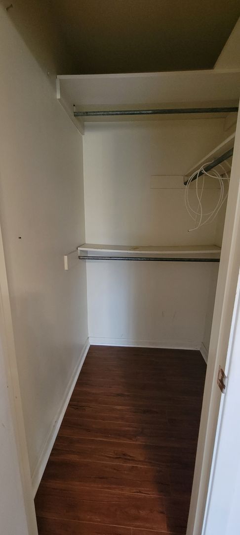 Building Photo - Gorgeous 3 bedroom/1.5 bath home!