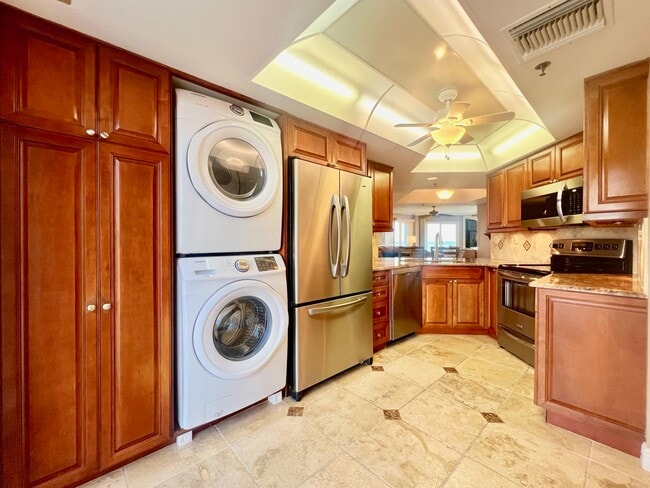 Building Photo - 3870 N Hwy A1A