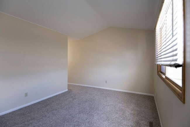 Building Photo - Home backing to foothills