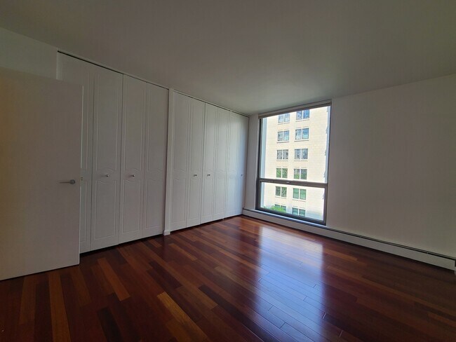 Building Photo - 1310 N Ritchie Ct