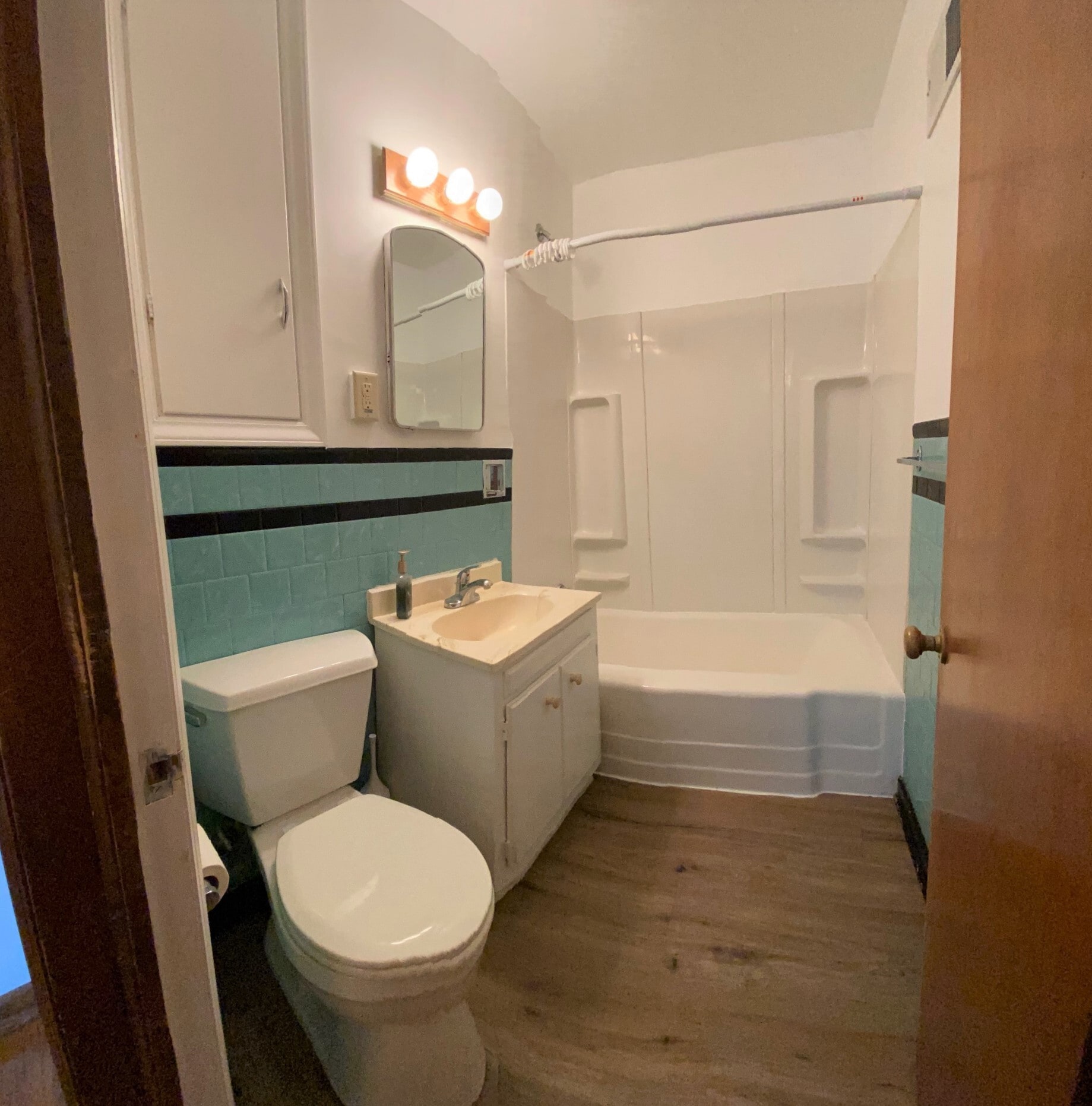 Full Bathroom on main level - 2802 Union St