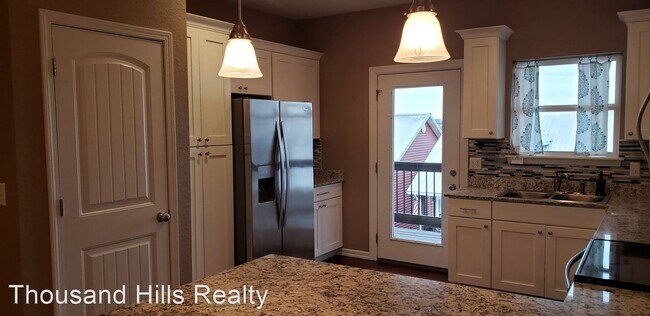 Building Photo - 4 br, 3 bath House - 135 Cavanaugh Place