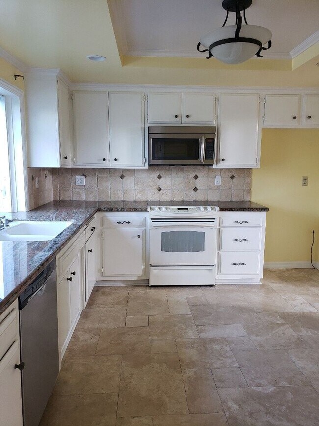 Building Photo - Westminster - Lovely 4 Bedroom 2.5 Bath House for Lease