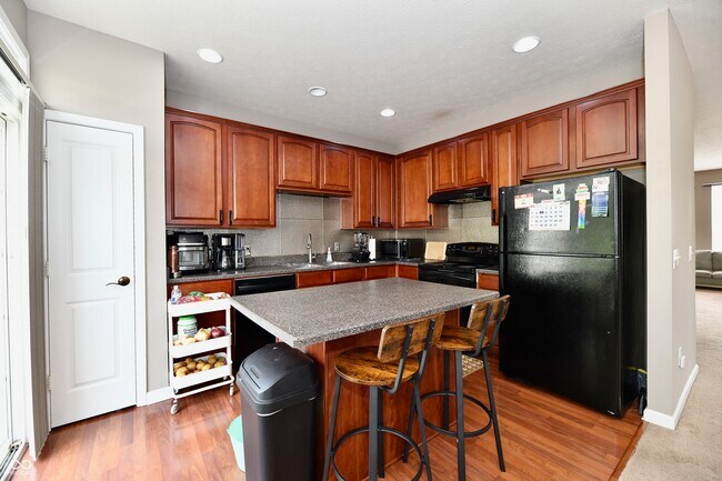 Building Photo - 1135 Cavendish Dr