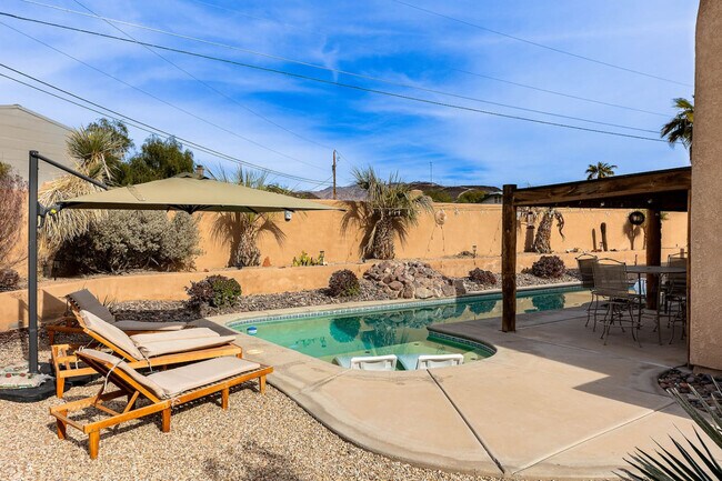 Building Photo - 3921 Aloha Ln