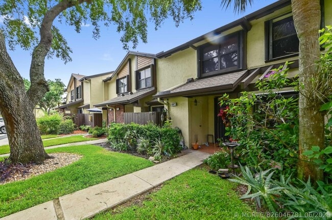 Building Photo - 4587 Carambola Cir S