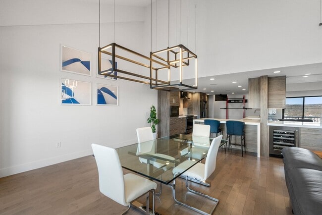 Building Photo - 65 Lake Ave