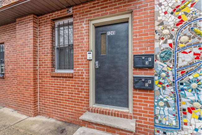 Building Photo - 1183 S 13th St