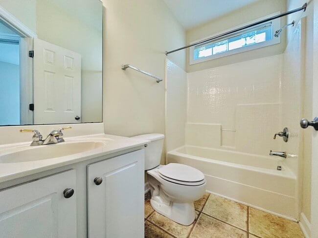 Building Photo - 5 BD, 4 BA Beautiful Wakefield Home