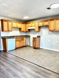 Building Photo - 4809 Samantha Ave