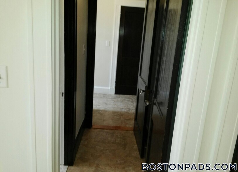 Building Photo - 155 Summer St