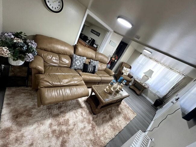 Building Photo - 124 N Portland Ave