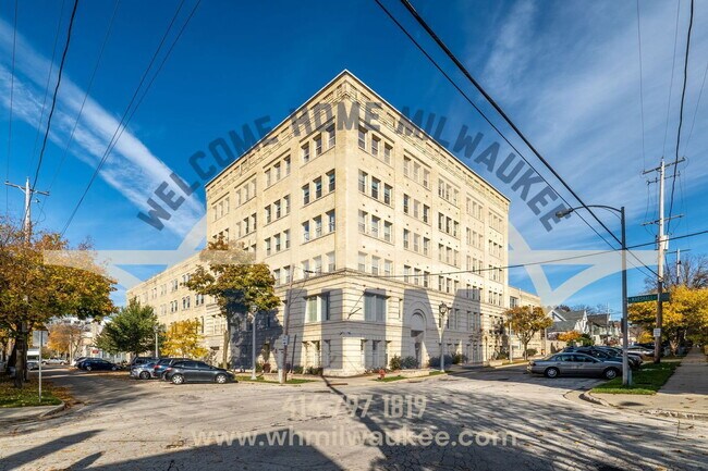 Primary Photo - 904 E Pearson St