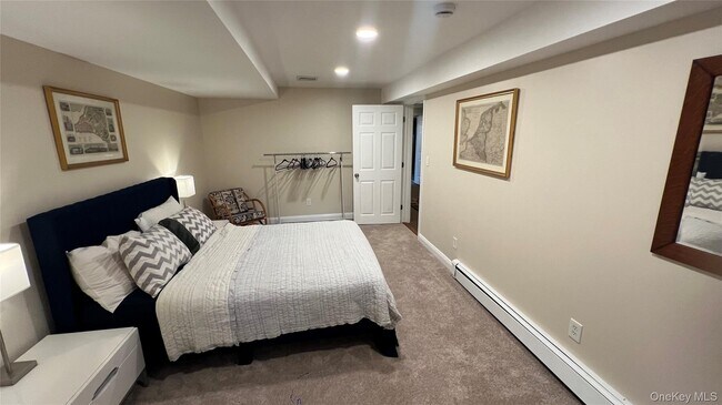 Building Photo - 10 Messina Ave