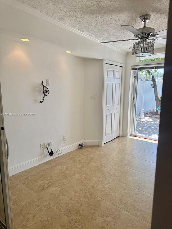 Building Photo - 1153 NW 123rd Ct